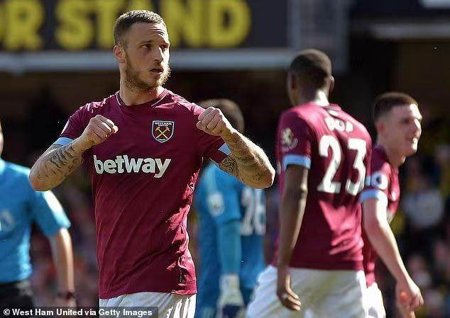 开云体育-英媒：西汉姆有意租借阿瑙托维奇 薪酬成最大障碍