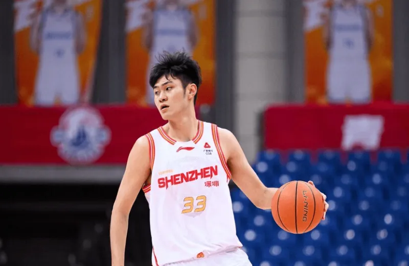 开云体育平台-王浩然常规赛场均贡献16.3分5.4篮板，却未获得任何奖项